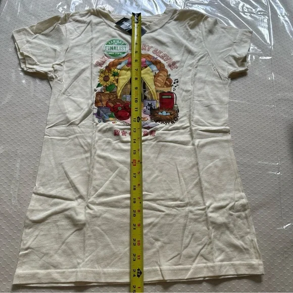 NEW Hot Topic Kiki's Delivery Service Fan Art Finalist Graphic Tee Size M - Picture 5 of 8